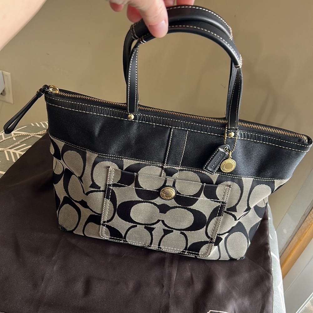 COACH Signature C Black & Gray Purse/Satchel/Handbag - Picture 2 of 16